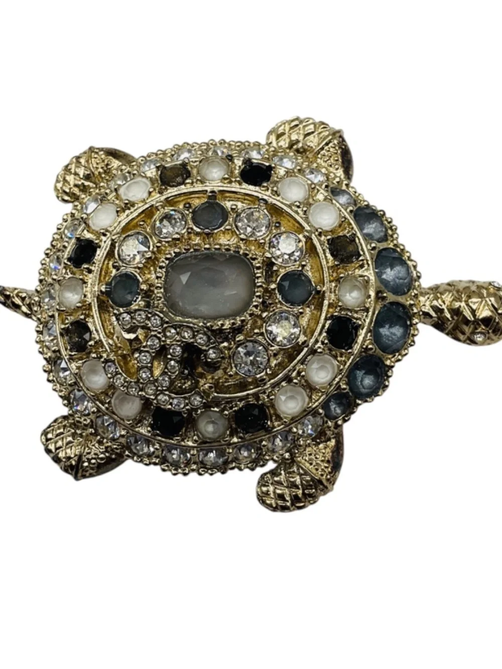 CHANEL 2019 CC LOGO STRASS CRYSTAL EMBELLISHED LIGHT GOLD TURTLE BROOCH